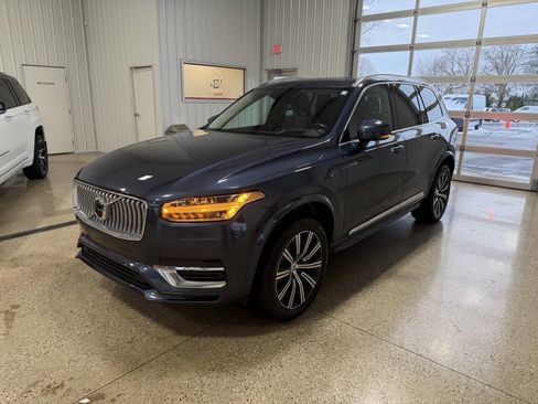 Used 2022 Volvo XC90 T8 Inscription image 2