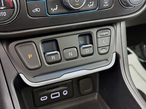 Used 2020 GMC Terrain SLT w/ Preferred Package image 16