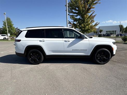 New 2025 Jeep Grand Cherokee L Limited w/ Black Appearance Package image 10