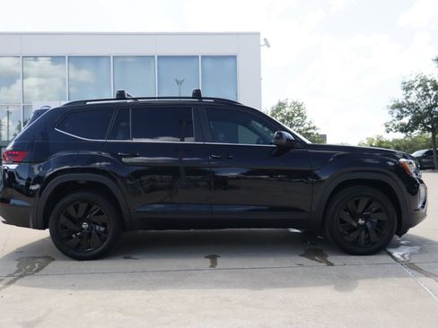 Certified 2026 Volkswagen Atlas SE FWD image 4