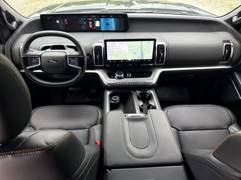 Used 2025 Ford Expedition Tremor AWD/4WD image 27