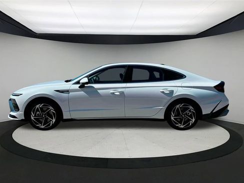 New 2024 Hyundai Sonata SEL w/ Convenience Package image 3
