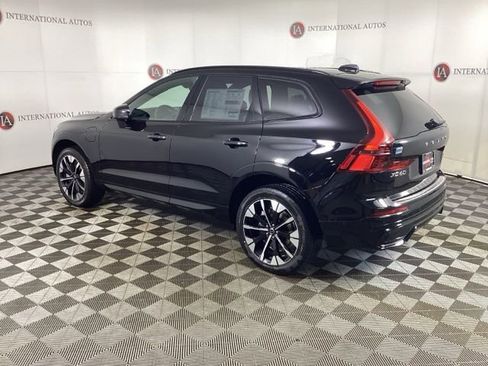 New 2026 Volvo XC60 T8 Plus w/ Protection Package Premier AWD/4WD image 6
