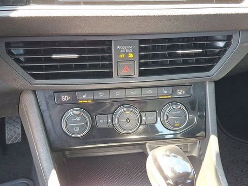 Used 2022 Volkswagen Jetta SE FWD image 13