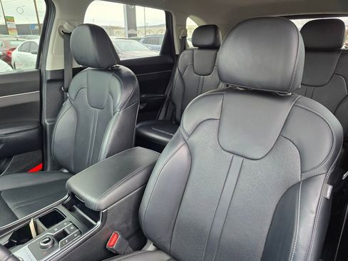 Used 2023 Kia Sorento EX image 25
