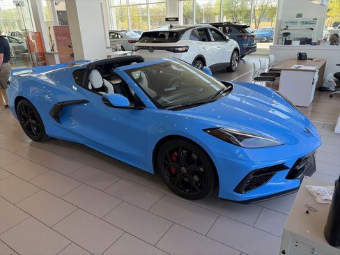 Used 2020 Chevrolet Corvette Stingray Preferred Cpe w/ 2LT Preferred Equipment Group RWD image 9