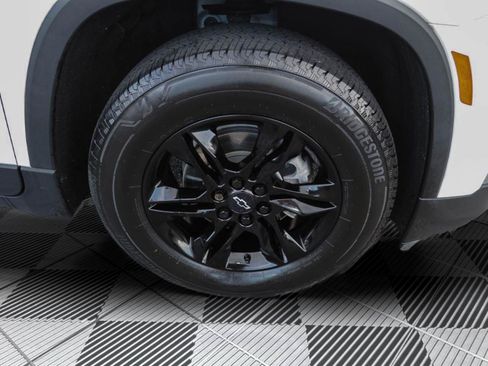Certified 2023 Chevrolet Traverse LT FWD image 35