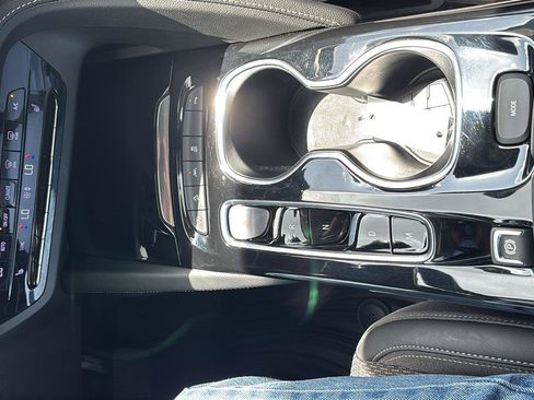 Certified 2023 Buick Envision Preferred AWD/4WD image 36