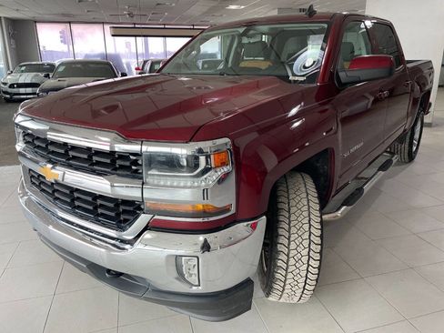 Used 2017 Chevrolet Silverado 1500 LT w/ LT Convenience Package image 3