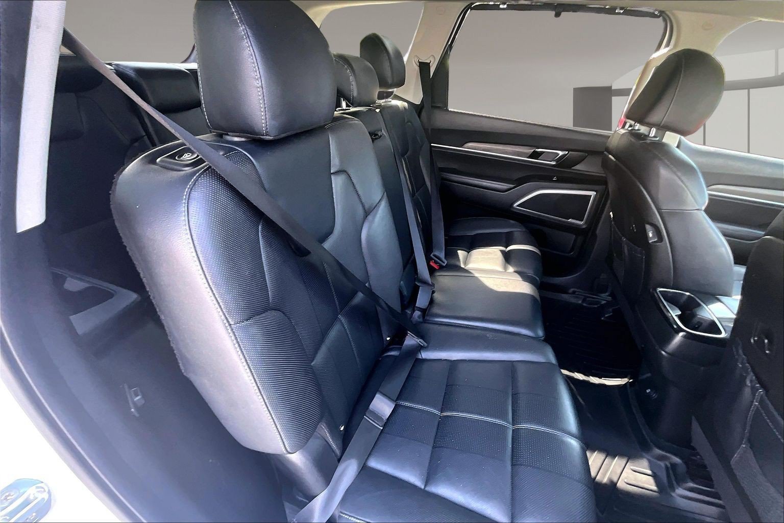 Used 2022 Kia Telluride EX w/ Towing Package FWD image 27