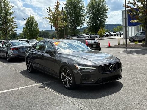 Certified 2023 Volvo S60 B5 Plus w/ Climate Package AWD/4WD image 5
