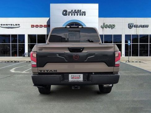 Used 2024 Nissan Titan PRO-4X w/ Pro-4x Convenience Package AWD/4WD image 8