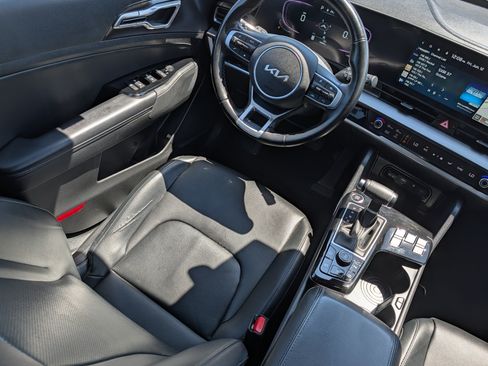 Certified 2023 Kia Sportage EX AWD/4WD image 9