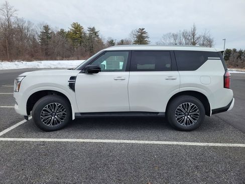 New 2025 Nissan Armada SL w/ Captain's Chari Seat Package image 9