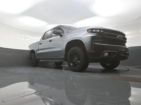 Used 2019 Chevrolet Silverado 1500 LT Trail Boss AWD/4WD image 9