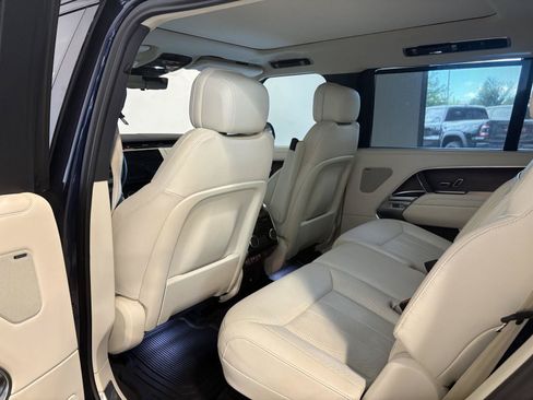 Used 2023 Land Rover Range Rover Long Wheelbase SE AWD/4WD image 30