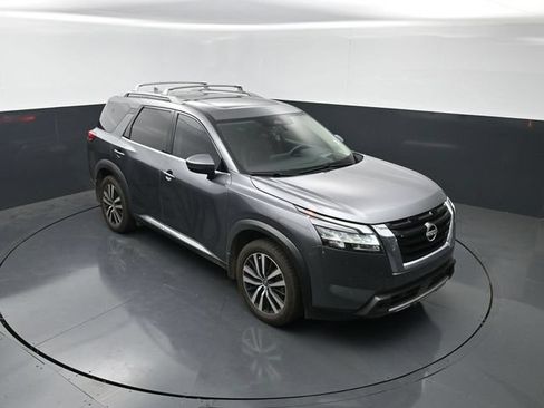 Used 2024 Nissan Pathfinder Platinum w/ Cargo Package AWD/4WD image 19