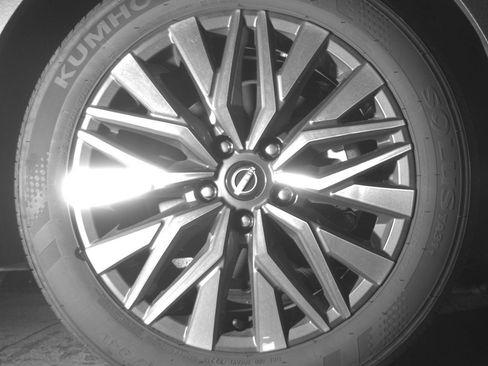 Used 2025 Nissan Altima 2.5 SV FWD image 13