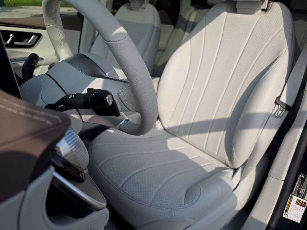 Certified 2023 Mercedes-Benz EQE 350+ 4MATIC SUV image 23