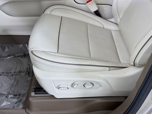 Used 2024 GMC Yukon Denali w/ Advanced Technology Package image 20