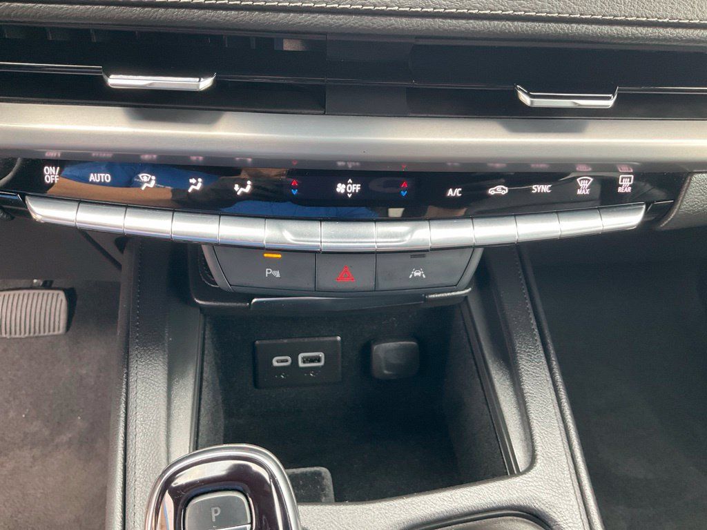 Used 2025 Cadillac XT4 Premium Luxury FWD image 24