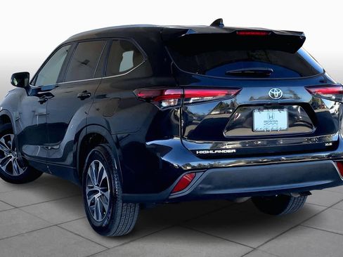 Used 2024 Toyota Highlander XLE FWD image 21