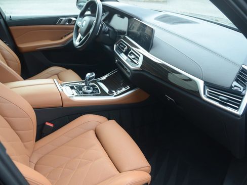 Used 2023 BMW X5 xDrive40i w/ Executive Package image 4