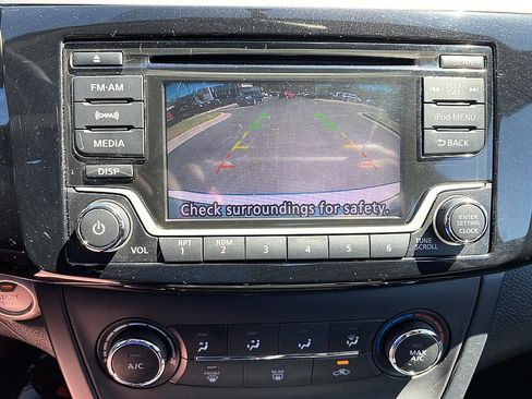 Used 2017 Nissan Sentra SV image 15