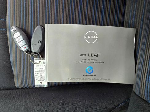 Used 2022 Nissan Leaf SV image 28