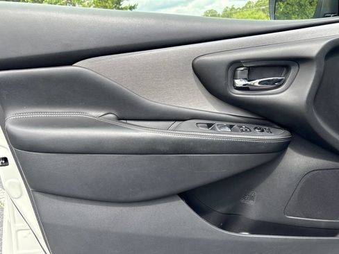 Used 2022 Nissan Murano S AWD/4WD image 10