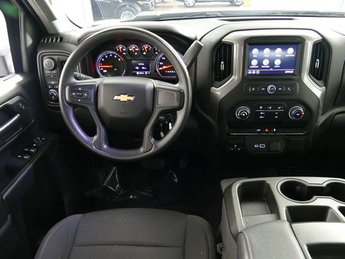 Used 2023 Chevrolet Silverado 2500 Custom w/ Custom Convenience Package AWD/4WD image 4