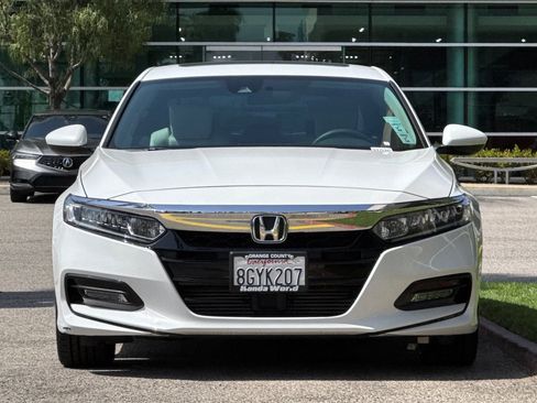Used 2018 Honda Accord EX image 9