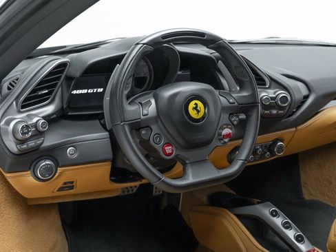Used 2016 Ferrari 488 GTB Base image 18