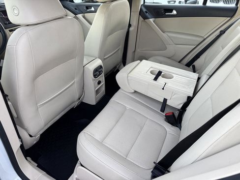 Used 2017 Volkswagen Tiguan S image 21