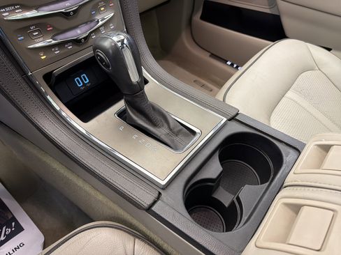 Used 2012 Lincoln MKX FWD image 23