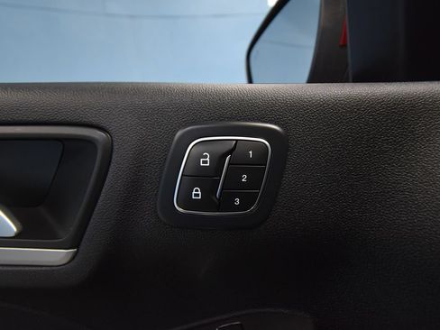 Used 2023 Ford Escape Platinum w/ Premium Technology Package AWD/4WD image 9