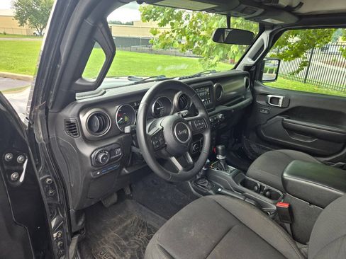 Used 2023 Jeep Wrangler Unlimited AWD/4WD image 10