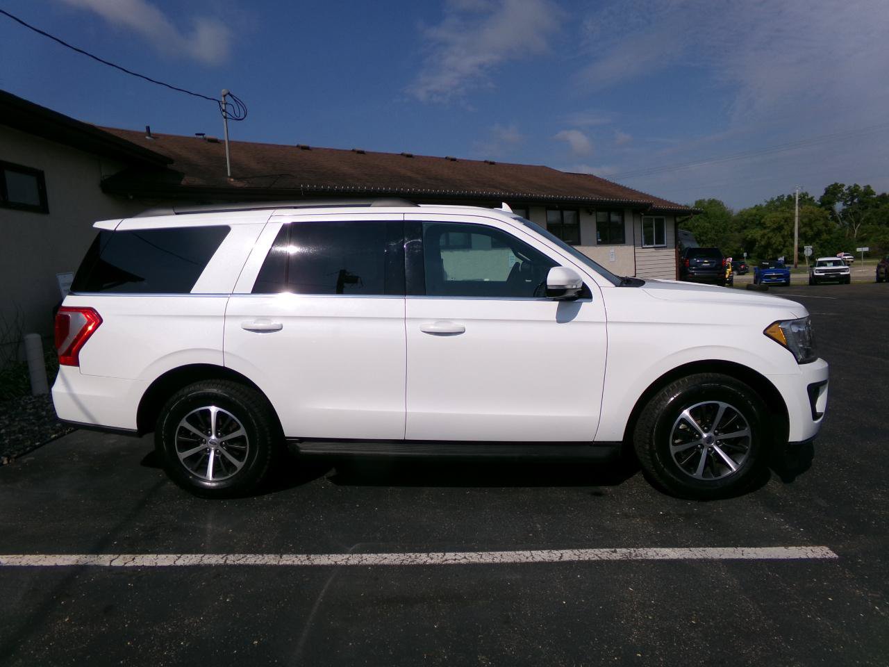 Used 2020 Ford Expedition XLT AWD/4WD image 2