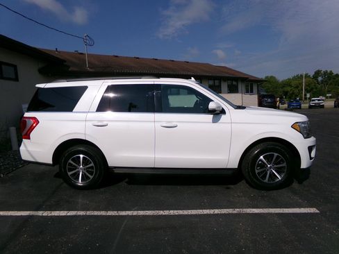 Used 2020 Ford Expedition XLT AWD/4WD image 2