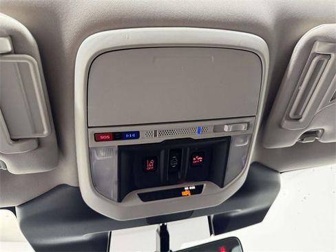 Used 2022 Subaru Forester Touring image 25