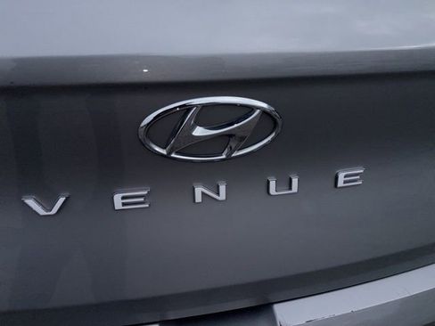 Used 2025 Hyundai Venue SEL image 20