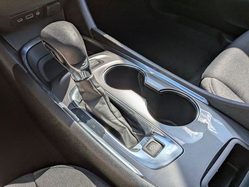 Used 2024 Chevrolet Malibu LT FWD image 25