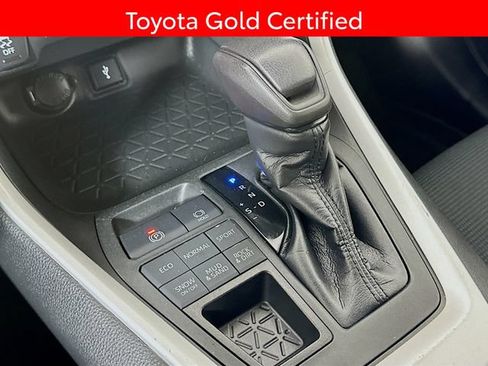 Certified 2020 Toyota RAV4 LE w/ All Weather Liner Package AWD/4WD image 17