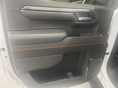 Used 2025 GMC Sierra 1500 AT4 w/ AT4 Premium Package image 29