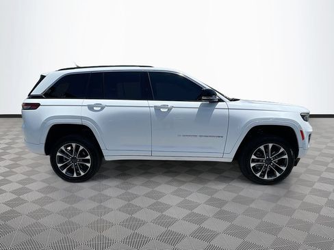 Used 2022 Jeep Grand Cherokee Overland AWD/4WD image 8