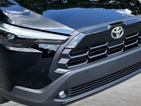 Certified 2026 Toyota Corolla Cross XLE w/ Convenience Package FWD image 30