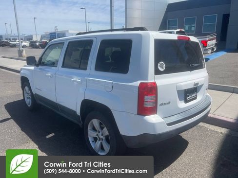 Used 2011 Jeep Patriot Latitude AWD/4WD image 10
