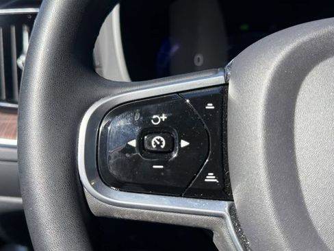 Certified 2023 Volvo XC60 B5 Ultimate image 20