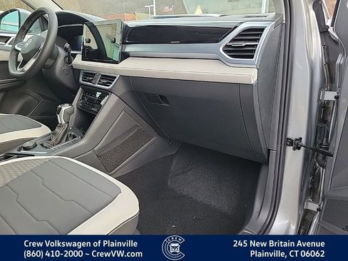 New 2026 Volkswagen Taos SE image 43