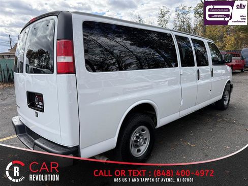Used 2017 Chevrolet Express 3500 LT w/ LT Preferred Equipment Group RWD image 7